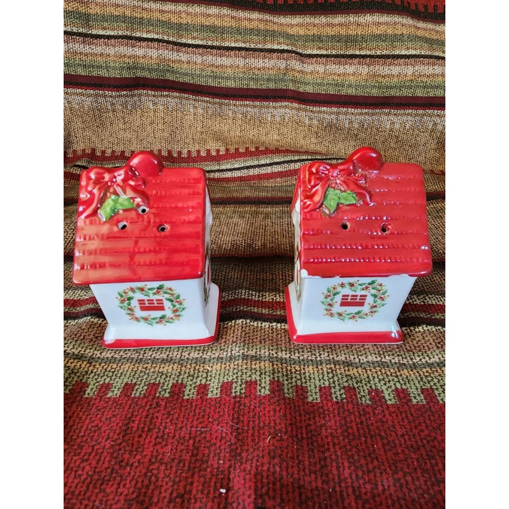 Salt‎ and Pepper Shakers Birdhouses Says Glory to God Religious red and White
